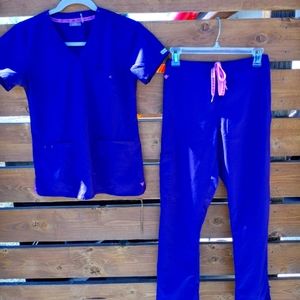 Med Couture 8587 XS top and pants